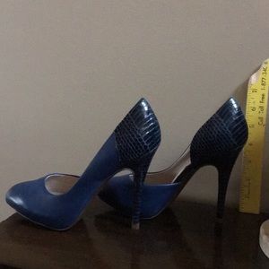 Juice couture sz6.5 navy 4” heels w/ snake skin